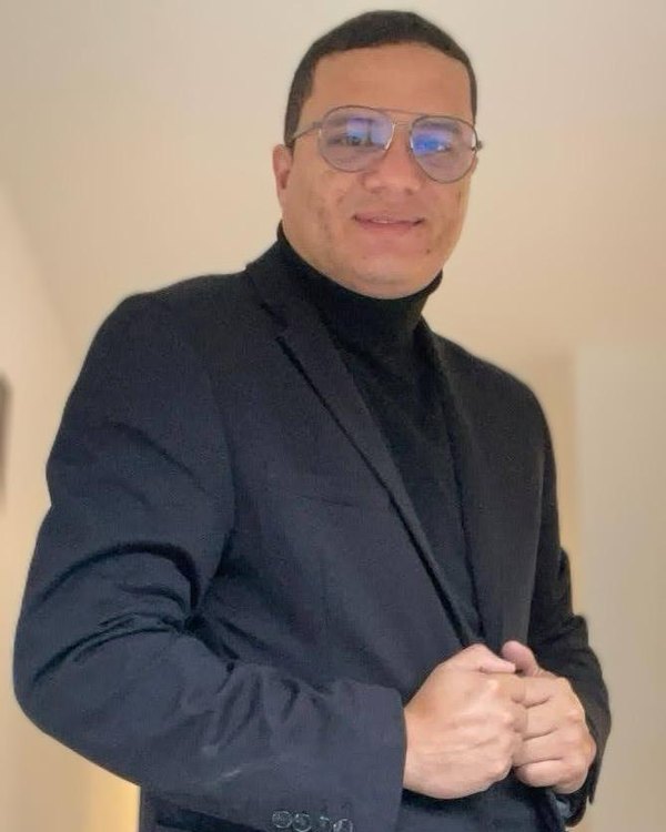 Eyner Jiménez — Conferencista Cumbre 2026